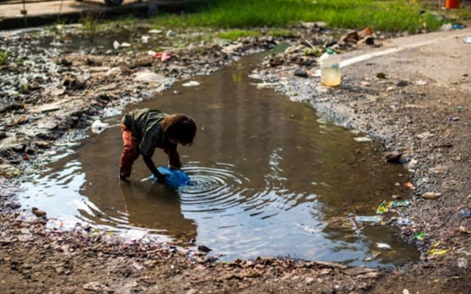 Falta de saneamento afeta 41,7% das crianças até 5 anos