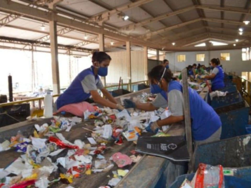 Prefeituras ampliam ações de coleta de resíduos e de conscientização ambiental