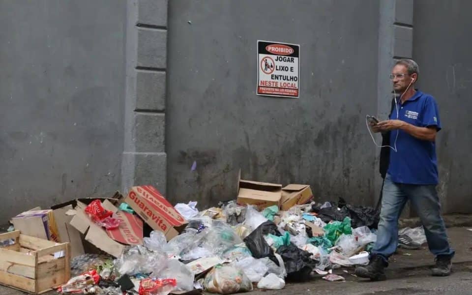 LIXO Brasil gastou cerca de R$ 29 bi com limpeza urbana em 2022