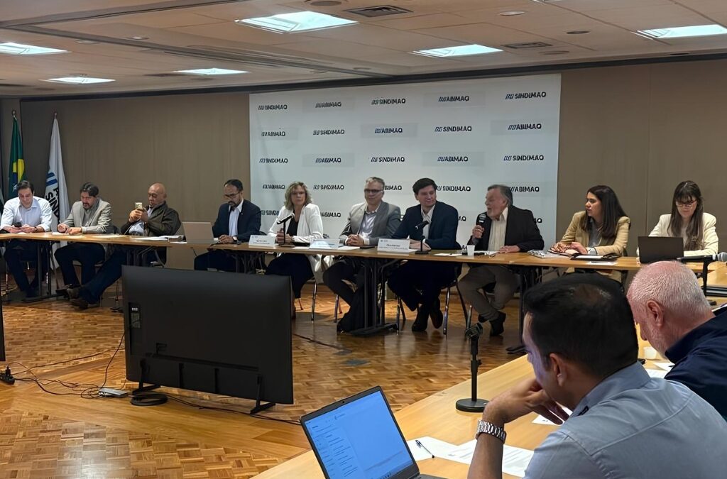 Abimaq/Sindesam recebe coordenadores do Boletim do Saneamento